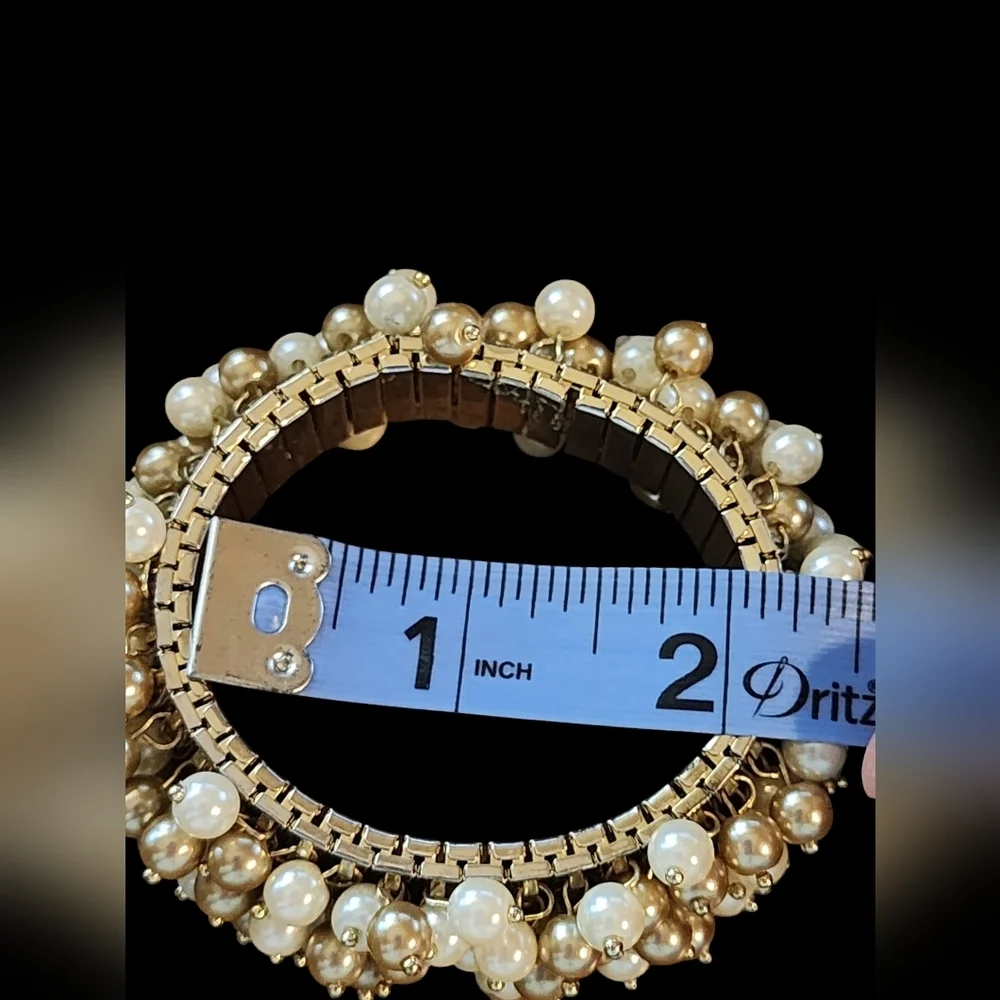 Ann Taylor vintage-inspired faux pearl bracelet with flexible base - Picture 6 of 6